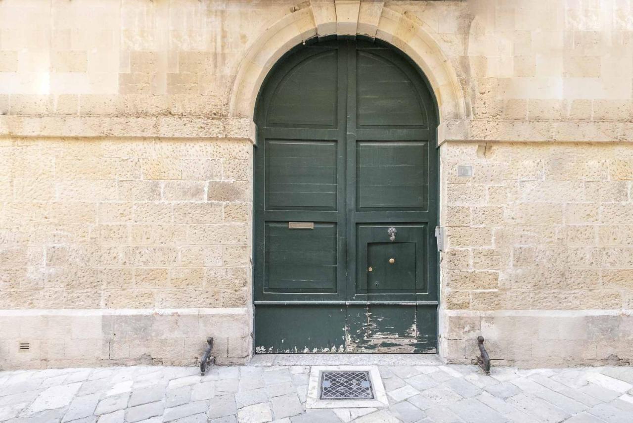 Terzo Campanello - Terrazza Nel Centro Storico Leilighet Lecce Eksteriør bilde