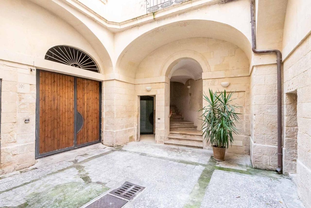 Terzo Campanello - Terrazza Nel Centro Storico Leilighet Lecce Eksteriør bilde